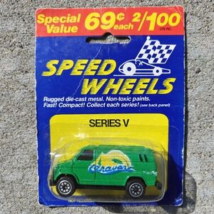 Vintage Speed Wheels Caravan Van Green Series V Die-Cast  1/64 Metal